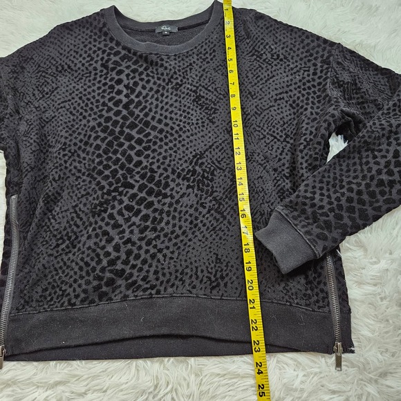 Rails‎ Black Marlo Flocked Velvet Cheetah Print Side Zipper Sweatshirt. Size M - Picture 9 of 9